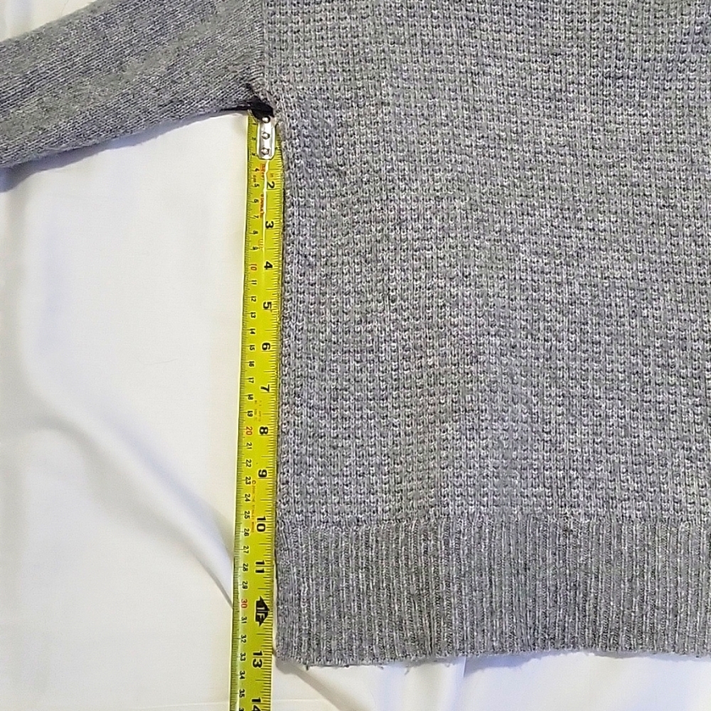 Gap Sweater (S) - Picture 5 of 6